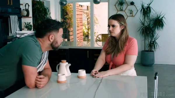 Бездомная Вика платит телом за диван — минет в душе и кремпай в жопу от «щедрого» друга с русским переводом!