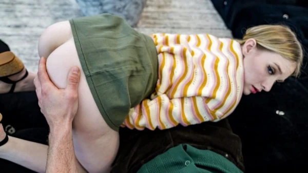 Наказание переросло в жёсткий трах: шлюха падчерица сосёт отчиму и получает сперму на личико после порки! (Русский перевод)