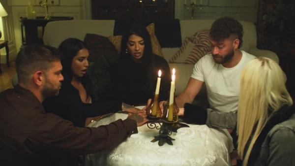 Пока Нора сосёт и получает раком, друзья скрывают правду о смерти Дилана! Порно Русский перевод ч. 2