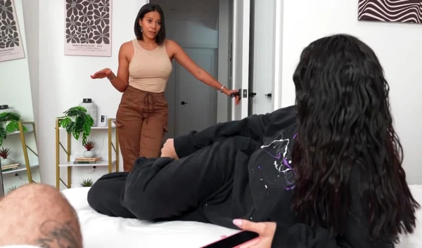 Мамка захотела помочь и научить парня сексу – пасынок выебал так, что мачеха охуела от удовольствия!