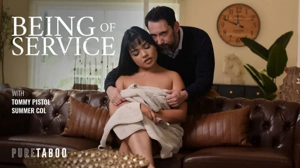 Дворецкий нюхал трусики 18-летней Роуз — соблазнил после душа и выебал в киску с девственной жопой! (Порно Русский перевод)